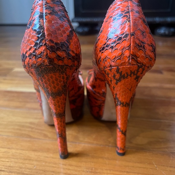 Fendi Orange Python Heels - Picture 3 of 5